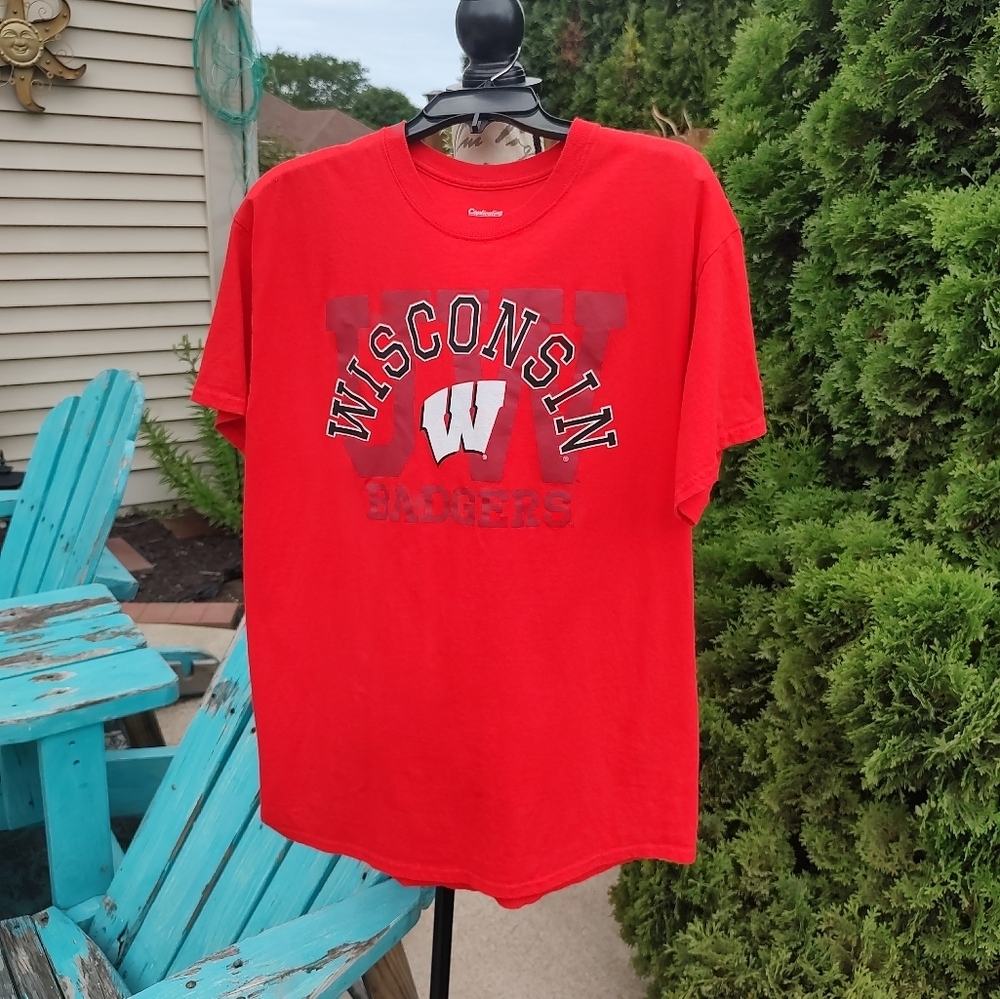 💥 3/$20 Captivating Large Wisconsin Badgers T-Shirt! - Picture 6 of 9